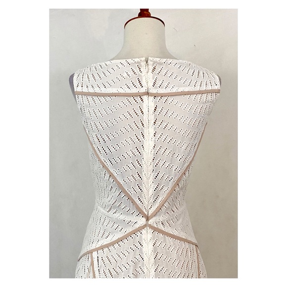 Vince Camuto Sleeveless Embroidered Eyelet Dress - Picture 7 of 11